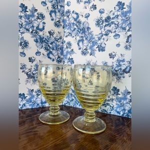 Cute vintage honeycomb glass set 🐝